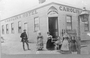 Photograph, Hotel Carolina in Upper Clemes Street Stawell