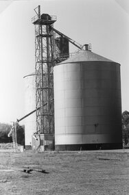 Photograph, Steel Grain Silo near Griffiths Street Stawell