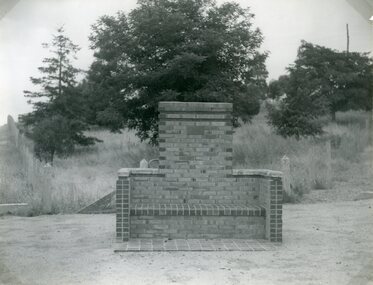 Photograph, "Dane" Memorial Seat near Big Hill Stawell