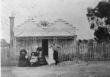 Photograph, Mr Thomas Hutchings' Family Home c1866