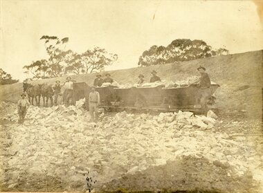 Photograph, Lake Fyans Main Bank Construction c1916