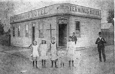 Photograph, Terminus Hotel corner of Victoria and Napier Streets Stawell 1891