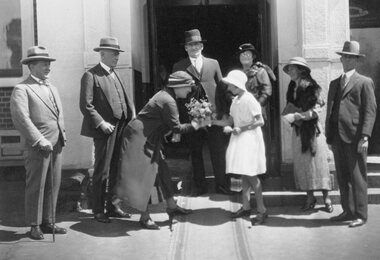 Photograph, Cr & Mrs Freeland nee Unknown & on the right are Mr and Mrs Sharpley nee Unknown in front of the Stawell Town Hall
