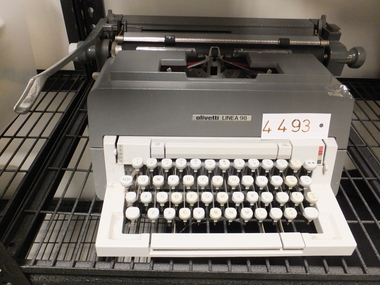Memorabilia - Realia, Olivetti LINEA 98 Typewriter, 1970's
