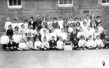 Photograph, Stawell State School Number 502 Grade ? c1920's