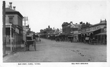 Photograph, Main Street Stawell looking East with the Post Office on left & the Post Office Hotel on the right