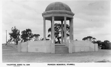 Postcard, Pioneers’ Memorial on Big Hill