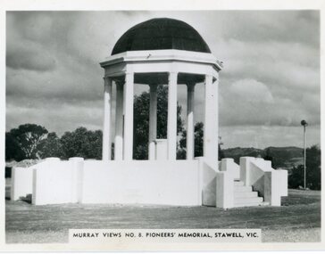 Postcard, Pioneers’ Memorial on Big Hill