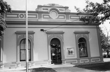 Photograph, Stawell Shire Hall 1866 c1990's