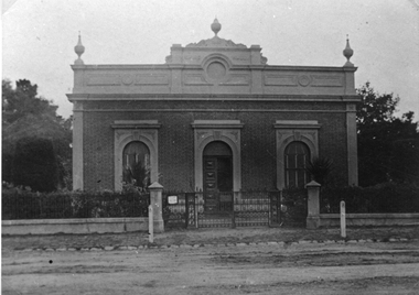 Photograph, Stawell Shire Hall 1866 - c 1890