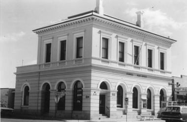 Photograph, Stawell Post Office Cnr Wimmera and Main Streets 1975