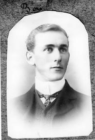 Photograph, Mr Bow Hutchings -- Studio Portrait