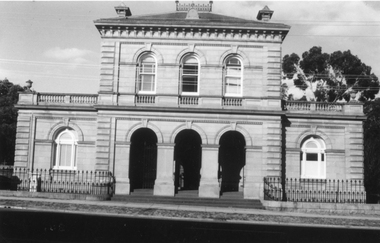 Photograph, New Court House in Patrick Street