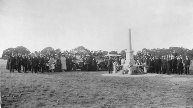 Photograph, War Memorial W W 1 at Joel Joel 1922