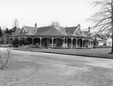 Photograph, “Swinton” Homestead in Glenorchy with outbuildings on the right 1991, 1991