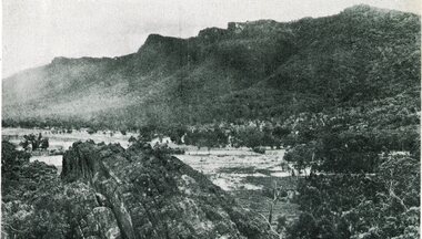 Postcard, The Peaks of Halls Gap in the Grampians -- Postcard