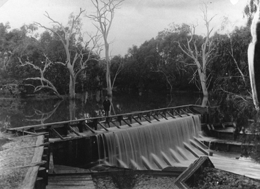 Postcard, Faux Weir on the Wimmera River near Lubeck 1909 -- Postcard