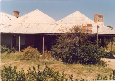 Photograph, Carr's Plains Homestead and out buildings -- 3 Photos -- Coloured