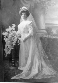 Photograph, Mrs Gertrude Langsford nee Phillips's wedding Photo 1907