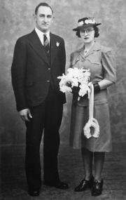 Photograph, Mr Eric Currie & Miss Rena Hunt's Marriage 1944