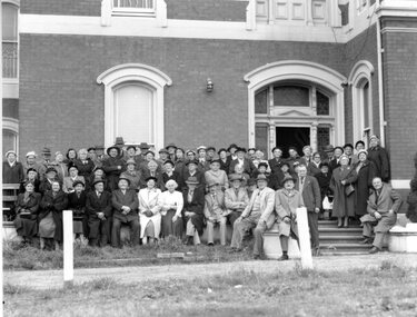 Photograph, Stawell Senior Citizens Club Formation with a large crowd on steps of "Oban" House in Scallan Street 1958