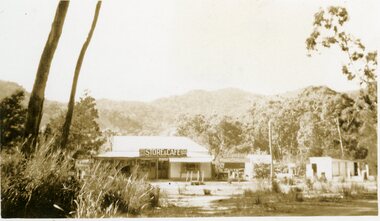 Photograph, Taylors Store and Cafe at Halls Gap