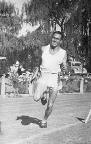 Photograph, Arthur Martin Runner -- Photo not taken at Stawell