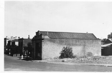 Photograph, Stawell Pleasant Creek News Newspaper Office in Main Street corner of Layzell Street 1938