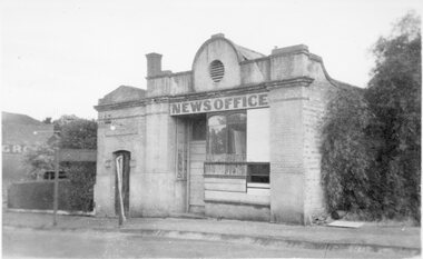 Photograph, Stawell Pleasant Creek News Newspaper Office in Main Street corner of Layzell Street c1960