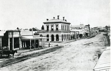 Photograph, Main Street Stawell looking East across Wimmera Street to Post Office c1880