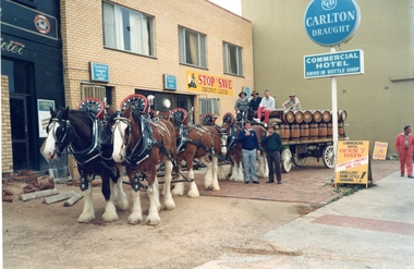 Photograph, Commercial Hotel in Upper Main Street Stawell c1980's