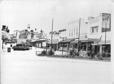 Photograph, Main Street looking East from Wimmera Street up Gold Reef Mall c1984
