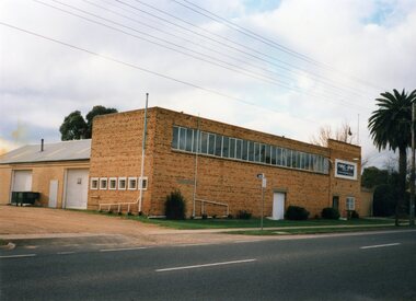 Photograph, Power House Building with Extensions in Sloane Street Stawell 2013