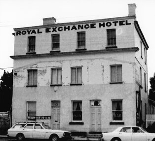 Photograph, Royal Exchange Hotel without a verandah in Patrick Street Stawell near Court House c1970