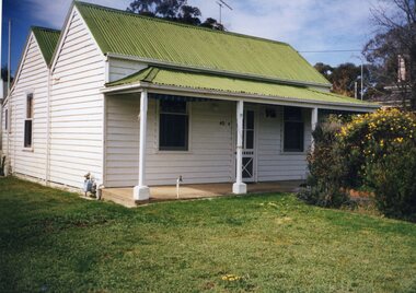 Photograph, 36 Ligar Street -- Weatherboard Cottage of Mr W Rees & Family 1998 -- Coloured