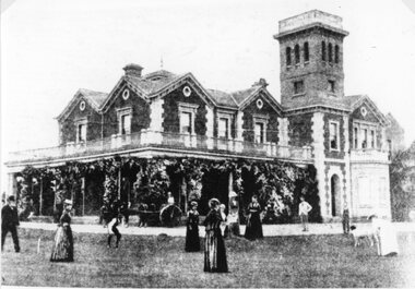 Photograph, "Woodlands" Homestead on Wimmera River near Crowlands owned by William McCulloch 1894