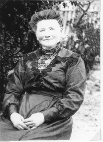 Photograph, Mrs Elizabeth Alice Randle nee Unknown -- Portrait