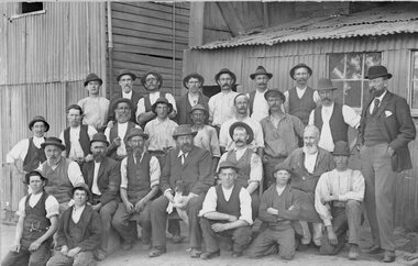 Photograph, Magdala cum Moonlight Mine workers with Mr Thomas Kinsella with his dog