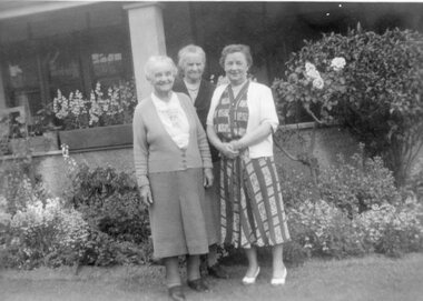 Photograph, Mathers & Phillips Families etc named in the Paperwork