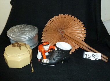 Memorabilia - Realia
