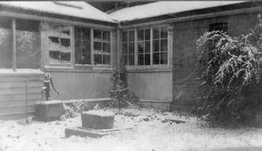 Photograph, Police House in Stawell West -- Corner of Griffin Street and Leslie Street with snow 1949