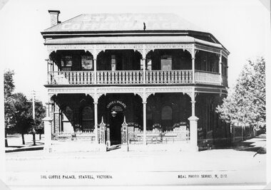 Photograph, Stawell Coffee Palace formerly the Castlemaine Hotel in Lower Main Street -- Postcard