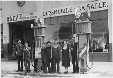 Photograph, Mr R J McClure's Central Garage in Main Street Stawell with Staff 1925 -1930
