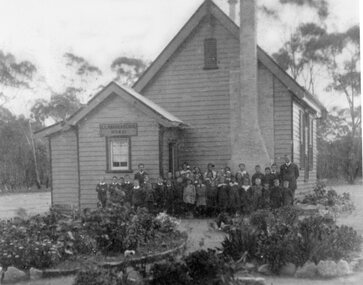Photograph, llawarra Primary School Number 1681 with students