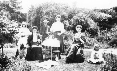 Photograph, Mahnke Family Home in Sloane Street Stawell