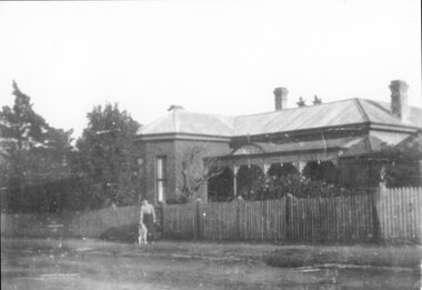 Photograph, Mahnke Family Home in Sloane Street Stawell