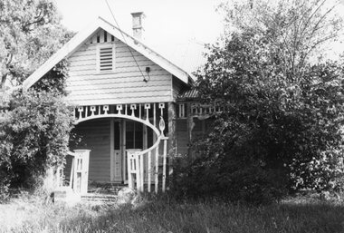 Photograph, Henderson Family's Wooden Home in Walker Street Stawell