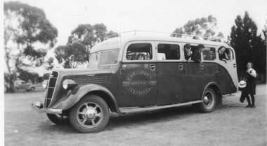 Photograph, Kingston's Coach in Stawell with school children c1950's