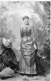 Photograph, Mrs Elizabeth Edwards nee Harris -- Studio Portrait