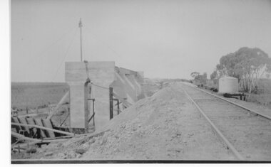 Photograph, Deep Lead -- Bunyip Bank Rail Crossing up-grade 1933-1934